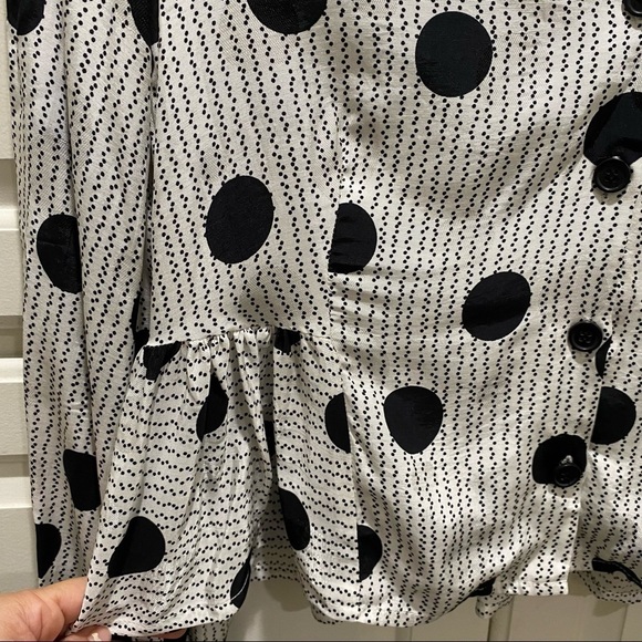 TopShop Women’s Black and White Dot Print Button Front Top Size 6 - Picture 3 of 6